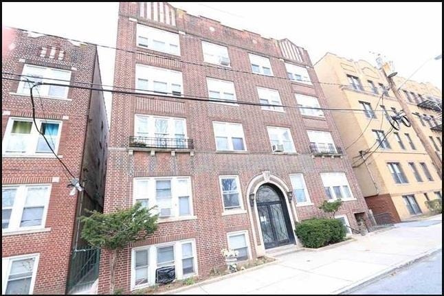 157-159 W 48th St unit 203, Bayonne, NJ 07002 - photo 1