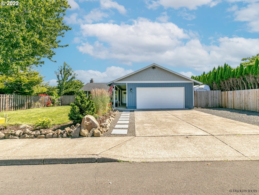 239 SW 12th Ave, Canby, OR 97013 - photo 1