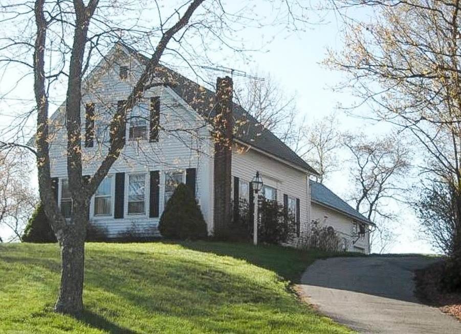 8 Reagan Rd, Canaan, NH 03741 - photo 1