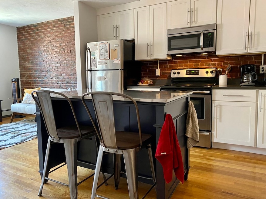 176 North St unit 4, Boston, MA 02113 - photo 1