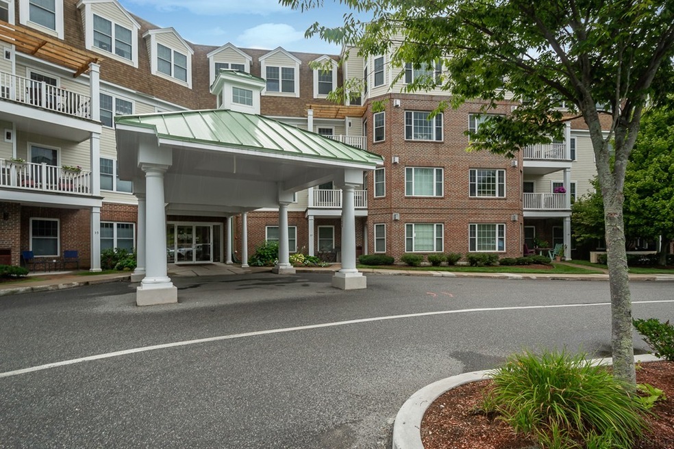 Salem Place Condominiums unit 71, Woburn, MA 01801 - photo 1