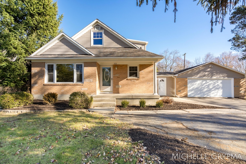 200 Sunset Hills Ave SW, Walker, MI 49534 - photo 1