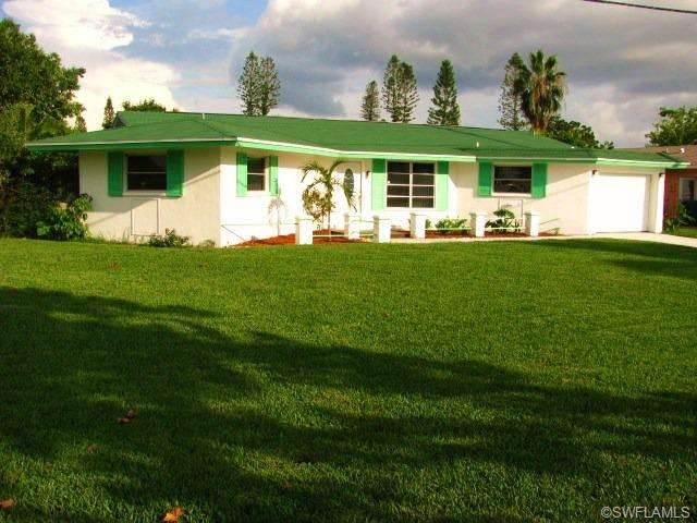 Front View - 1948 45th St SW