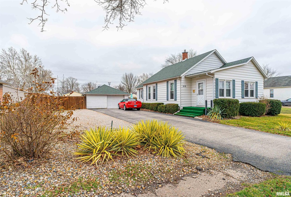 1418 N Ottawa St, Lincoln, IL 62656 - photo 1