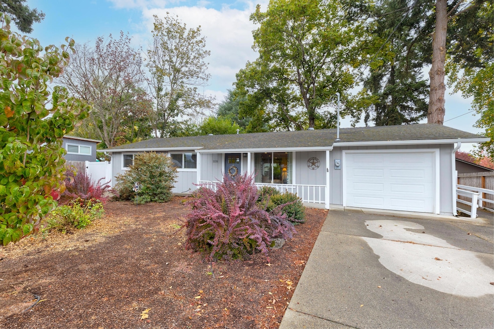 1135 SW Ballinger Dr, Grants Pass, OR 97526 - photo 1