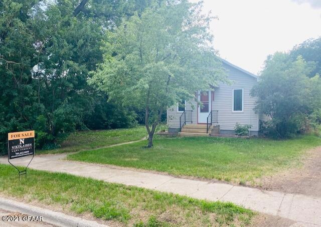 118 5th Ave, Cando, ND 58324 - photo 1