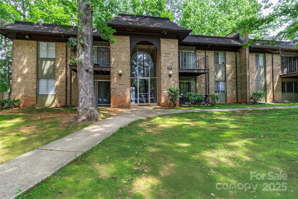 338 Orchard Trace Ln unit 8, Charlotte, NC 28213 - photo 1