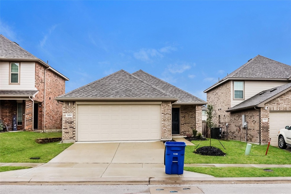 1414 Mark Dr, Ennis, TX 75119 - photo 1