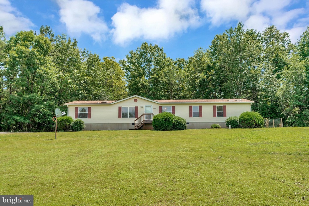 34076 Ridge View Dr, Locust Grove, VA 22508 - photo 1