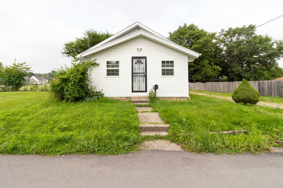 725 Louise St, Anderson, IN 46016 - photo 1