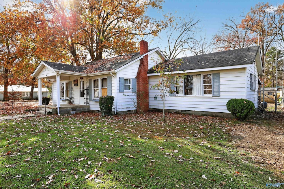 203 Chester St, Gadsden, AL 35904 - photo 1