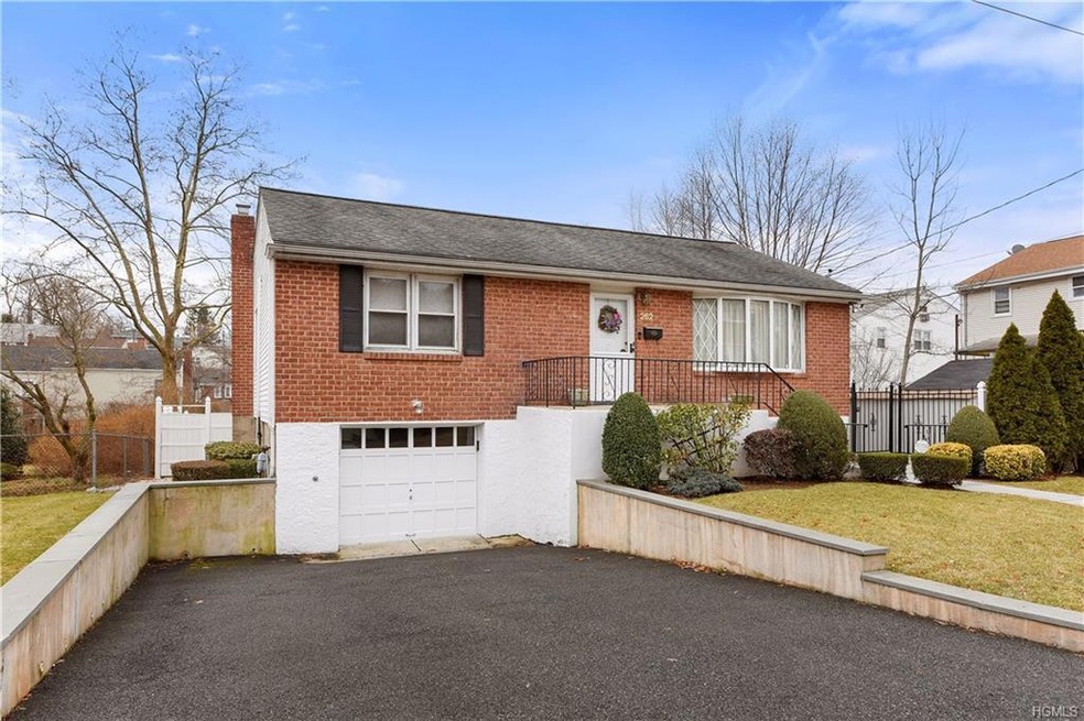 262 Hoover Rd, Yonkers, NY 10710 - photo 1