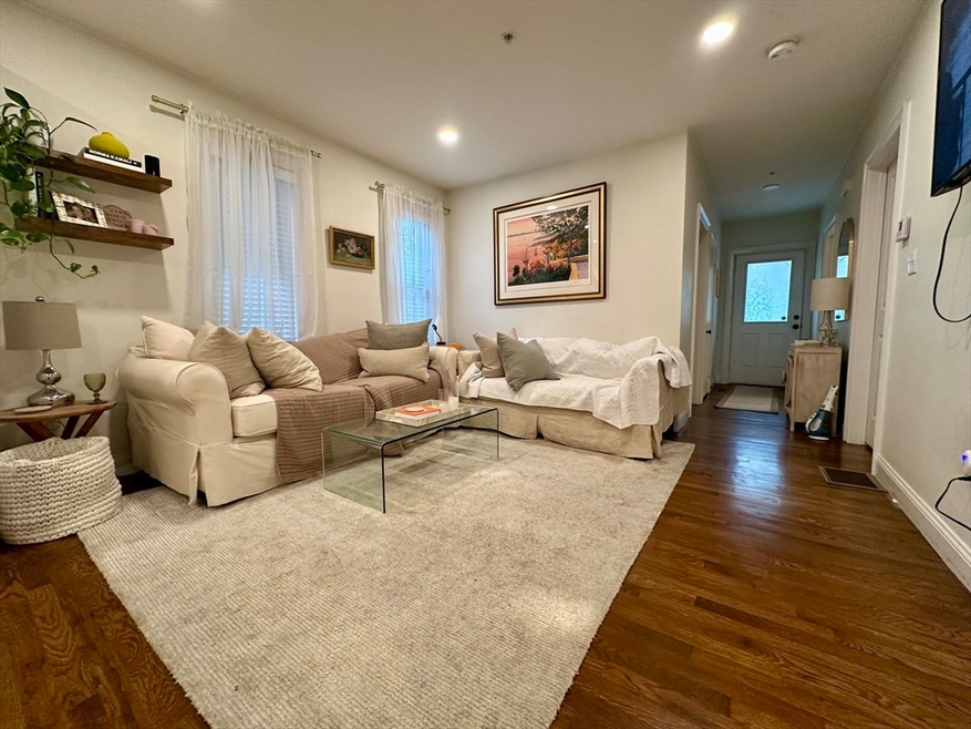 19-21 Bellevue St unit 1, Waltham, MA 02453 - photo 1