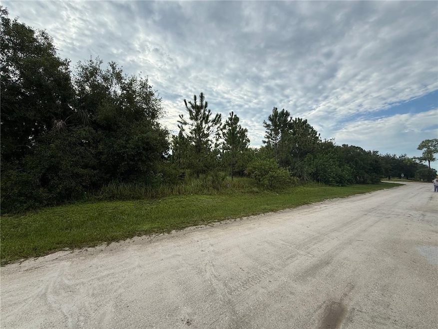 10440 85th St, Vero Beach, FL 32967 - photo 1