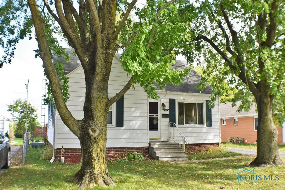 918 W College Ave, Woodville, OH 43469 - photo 1