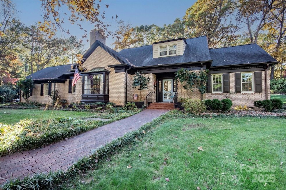 322 Valley Stream Rd, Statesville, NC 28677 - photo 1