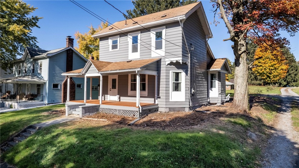 4 bed, 2 bath with 1st floor living option AND Ful
