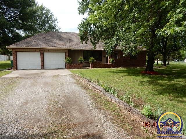 5831 SW 58th St, Topeka, KS 66619 - photo 1