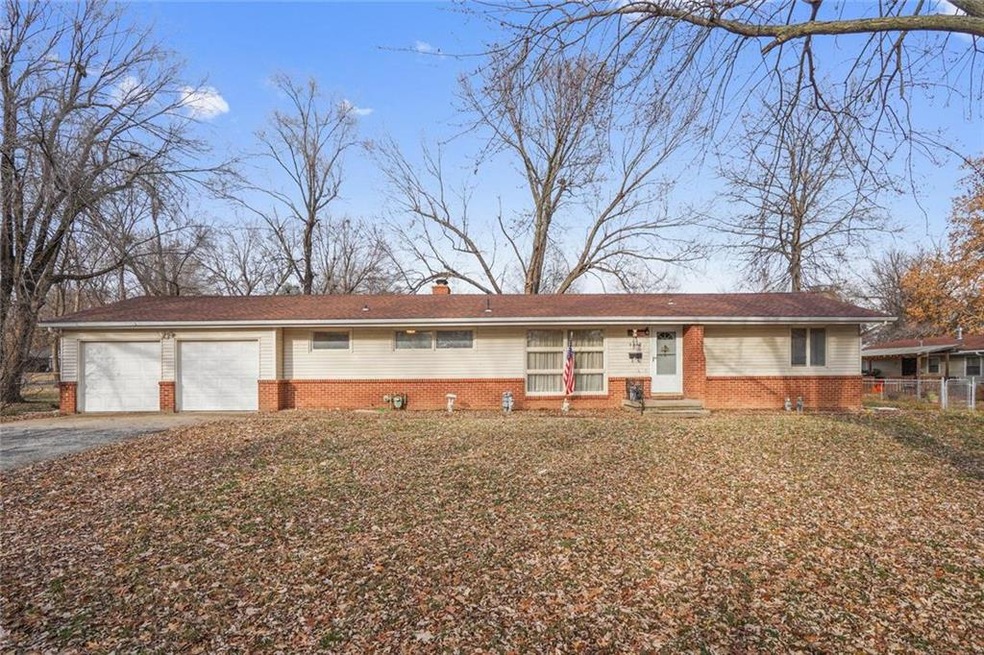 Sprawling Ranch on large corner lot! Sets back nic