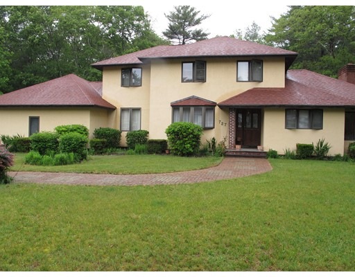 727 Mohawk Rd, Somerset, MA 02726 - photo 1