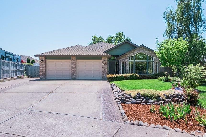 2472 Gardenbrook Ct, Medford, OR 97504 - photo 1