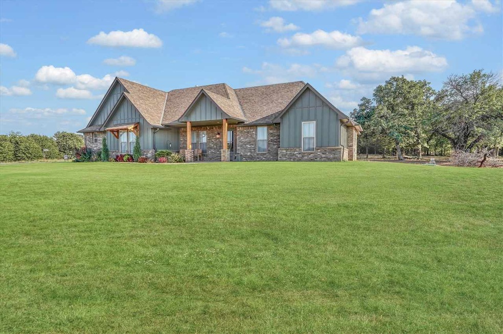 1215 Woodland Dr, Cache, OK 73527 - photo 1