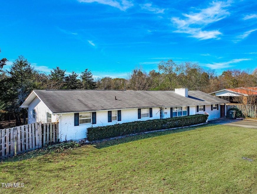 1128 Mayors Dr, Sevierville, TN 37862 - photo 1