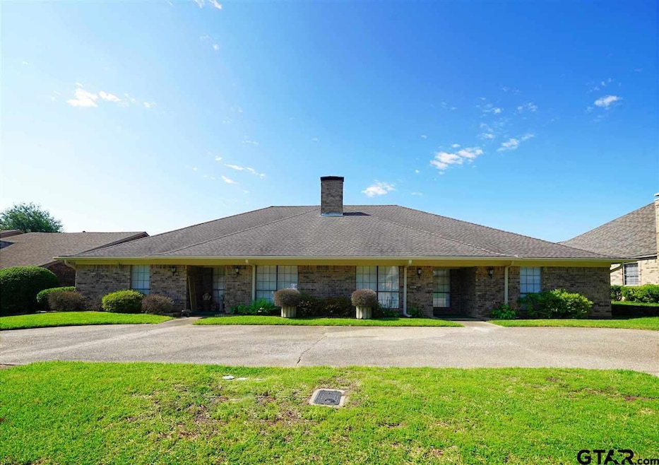 410 Woodland Hills Dr, Tyler, TX 75701 - photo 1