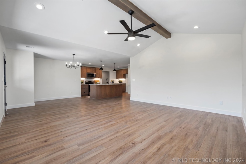 5823 Coldspring Ln, Bartlesville, OK 74006 - photo 1