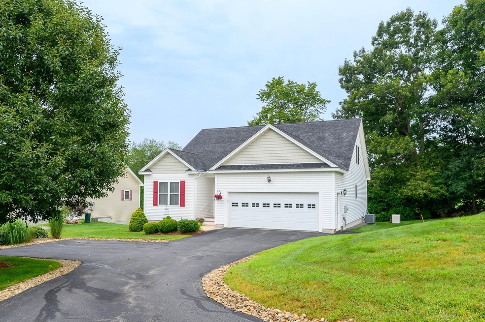 3 Sugar Plum Ln unit 3, Londonderry, NH 03053 - photo 1