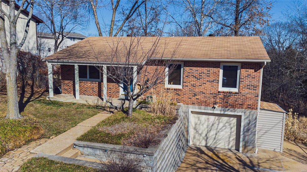 Cutie with Curb appeal!