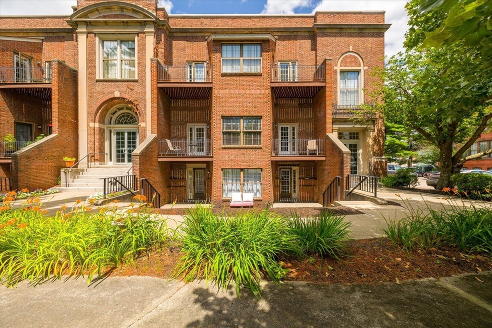 325 Plantation St unit 115, Worcester, MA 01604 - photo 1