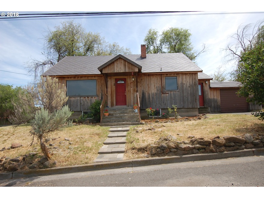 914 SE Isaac Ave, Pendleton, OR 97801 - photo 1
