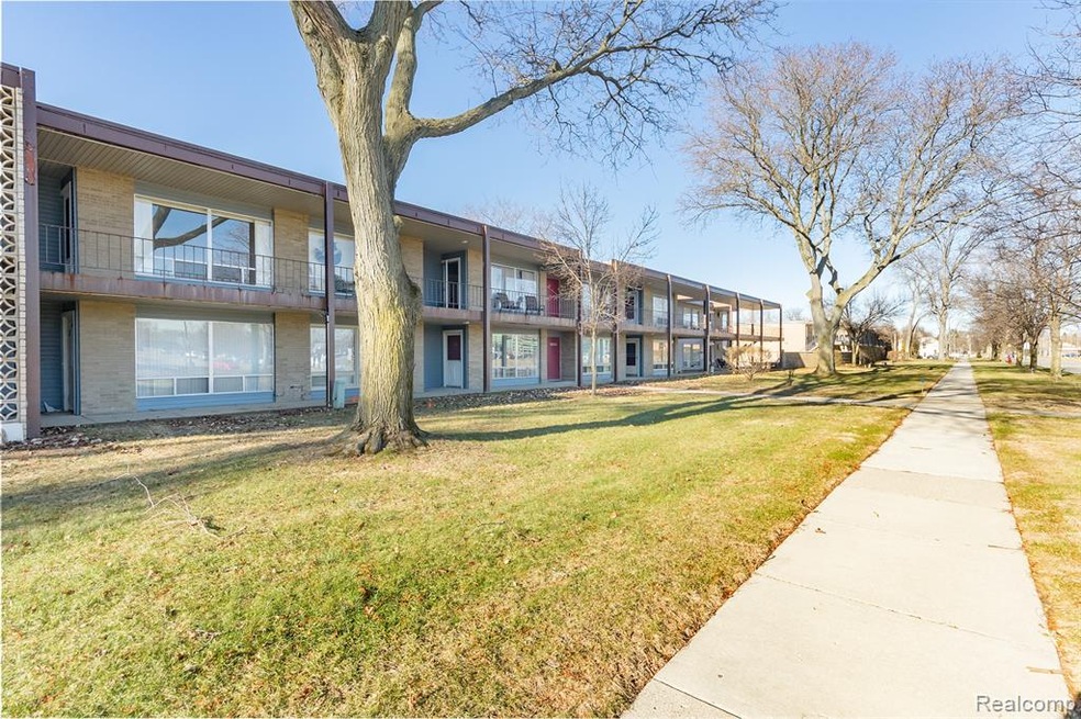 Livonia One Bedroom Condo - Cute (2).jpg