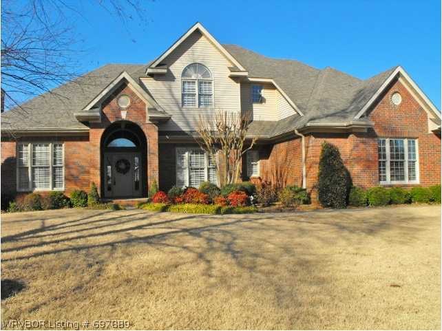 Exterior Front. Wonderful like new home in Fianna
