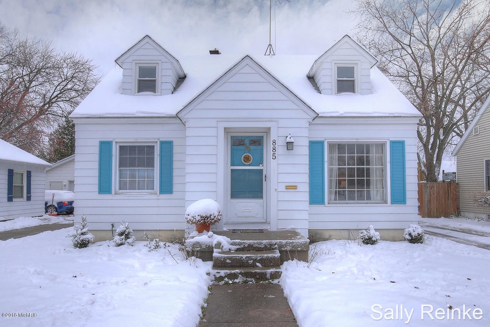 885 Aberdeen St NE, Grand Rapids, MI 49505 - photo 1