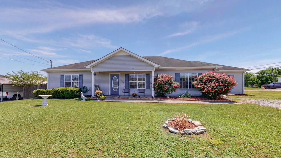 209 Cottonwood Dr, Shelbyville, TN 37160 - photo 1