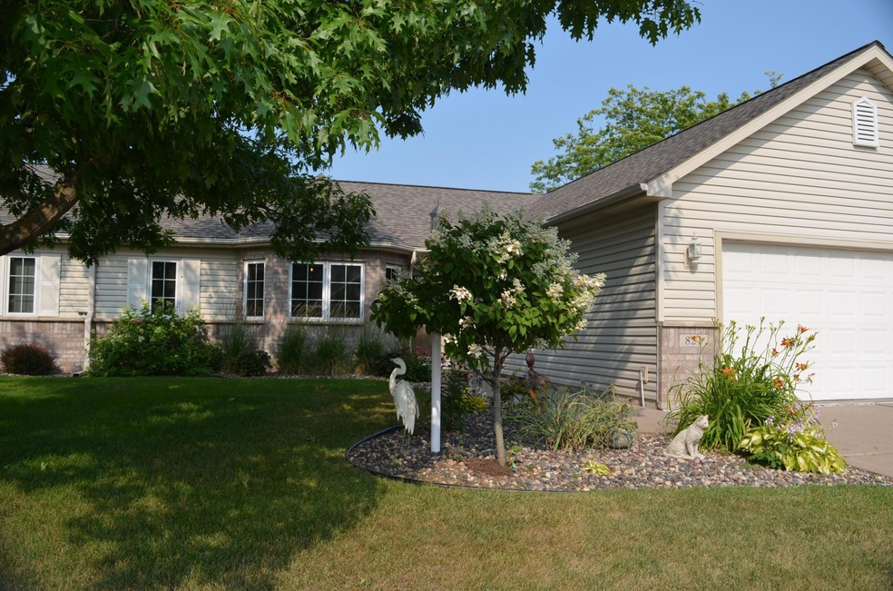 821 Aurora Cir, Red Wing, MN 55066 - photo 1