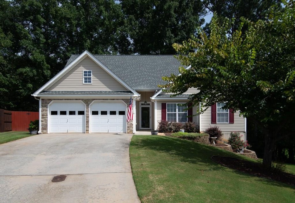 Beautiful home on quiet cul-de-sac!