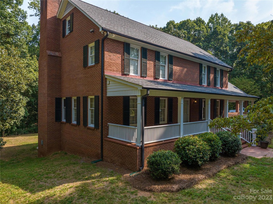 1122 General Hoke Dr, Lincolnton, NC 28092 MLS CAR4052275