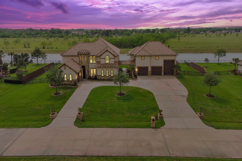 322 Red Oak Dr, Dickinson, TX 77539 - photo 1