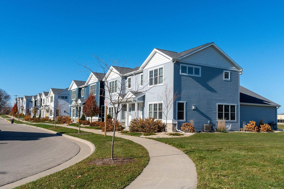 5128 Argus Ln, Fitchburg, WI 53711 - photo 1