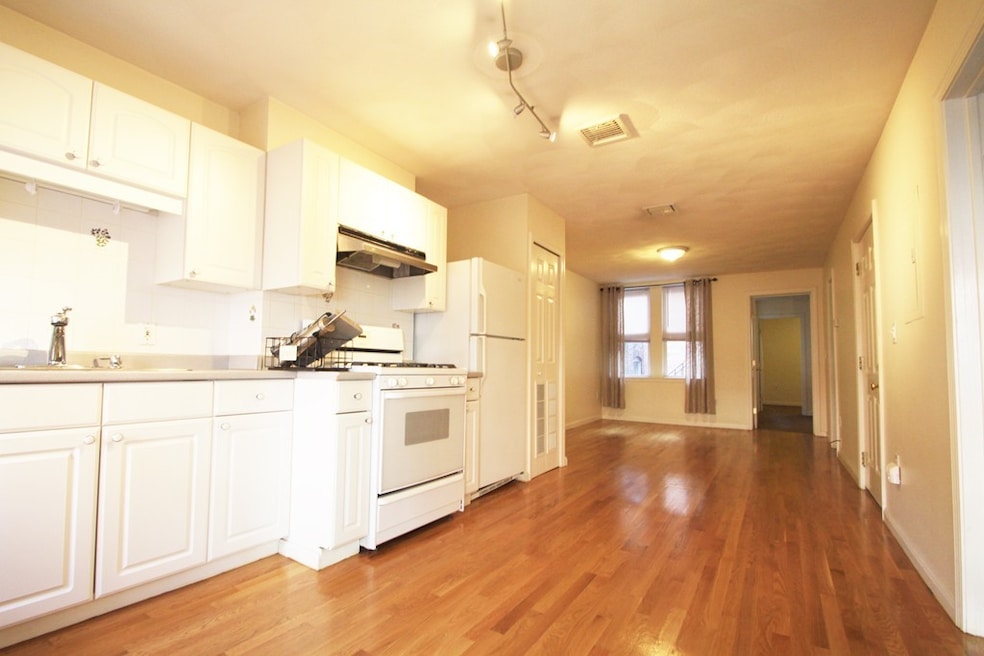66 N Margin St, Boston, MA 02113 - photo 1