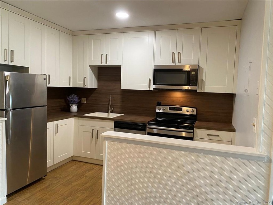 92 Balance Rock Rd unit 4, Seymour, CT 06483 - photo 1