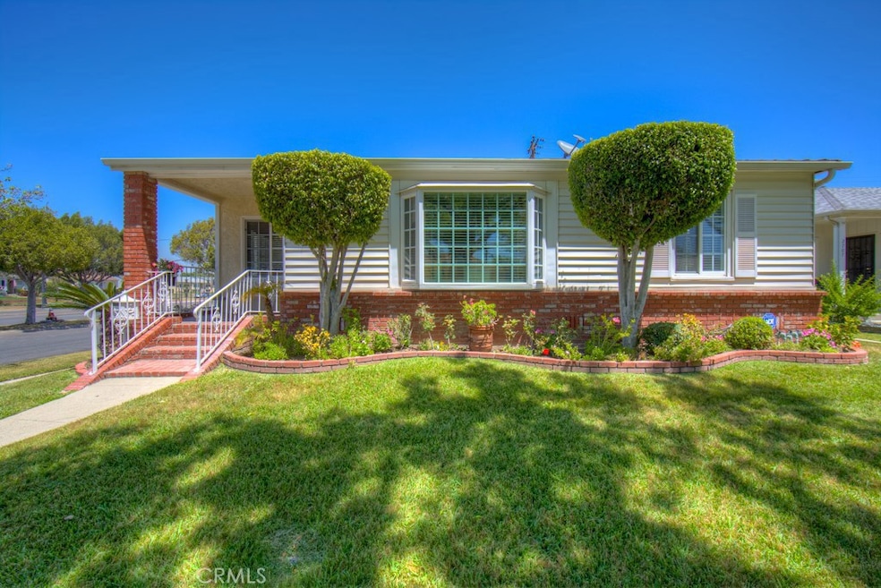 2703 Centralia St, Lakewood, CA 90712 - photo 1