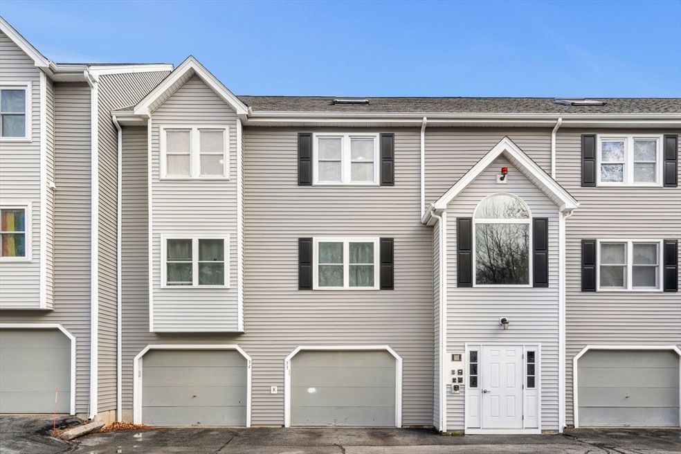 74 Tennis Plaza Rd unit 34, Dracut, MA 01826 - photo 1