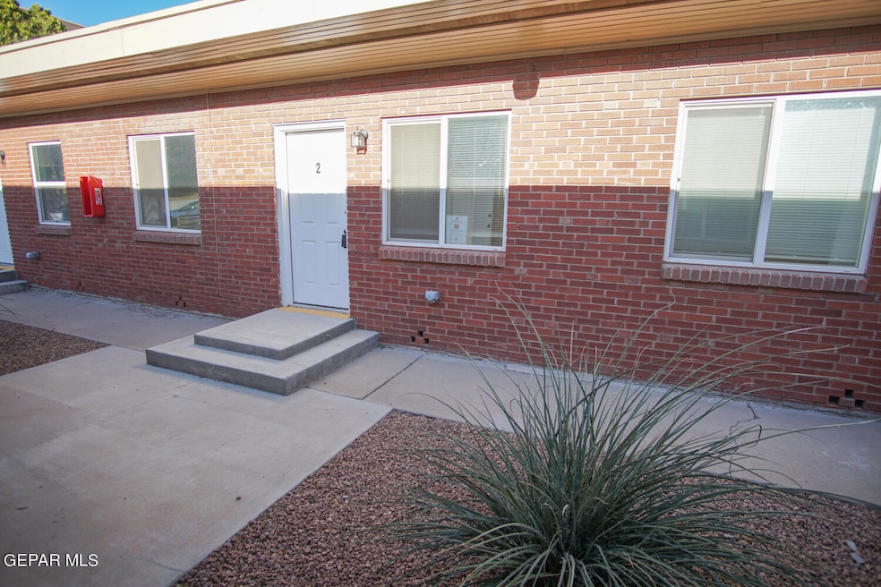 2866 Grant Ave unit 2, El Paso, TX 79930 - photo 1
