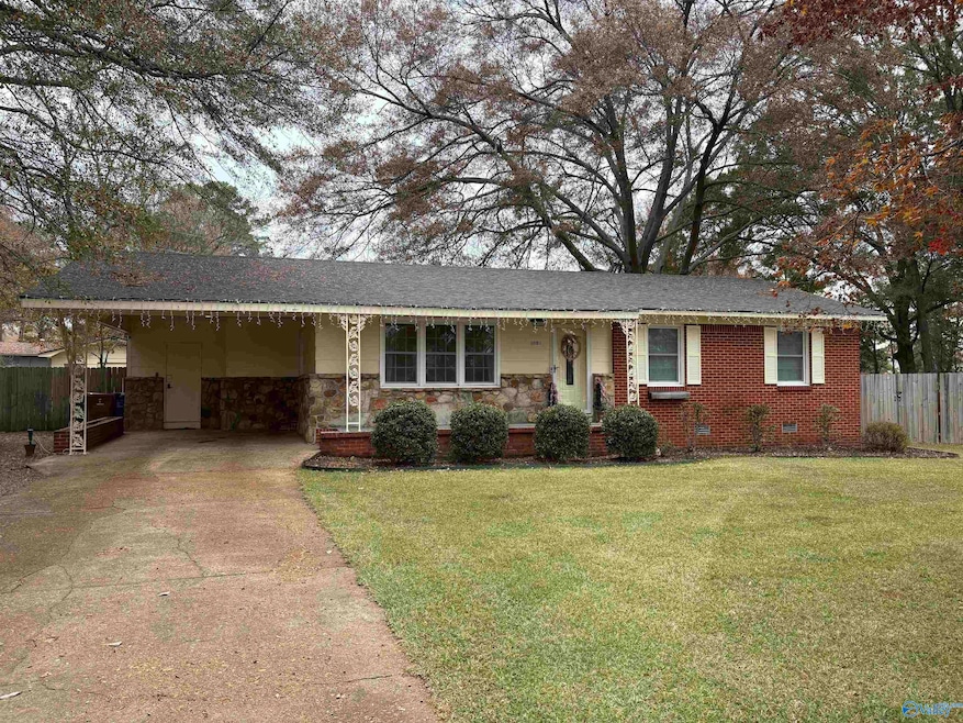 1001 Crestline Place SW, Hartselle, AL 35640 - photo 1