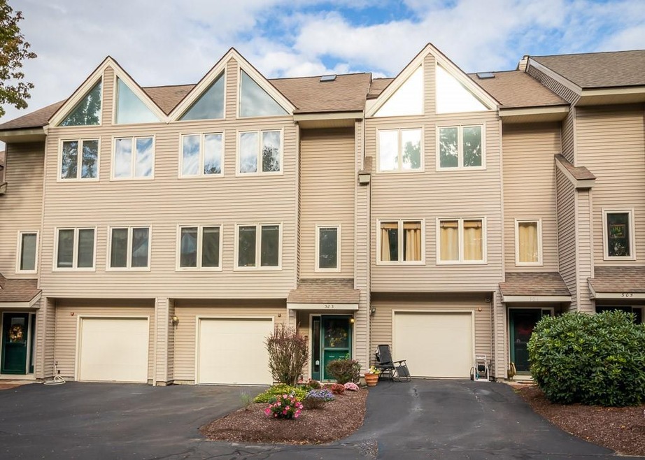 303 Holley Ln, Woonsocket, RI 02895 - photo 1