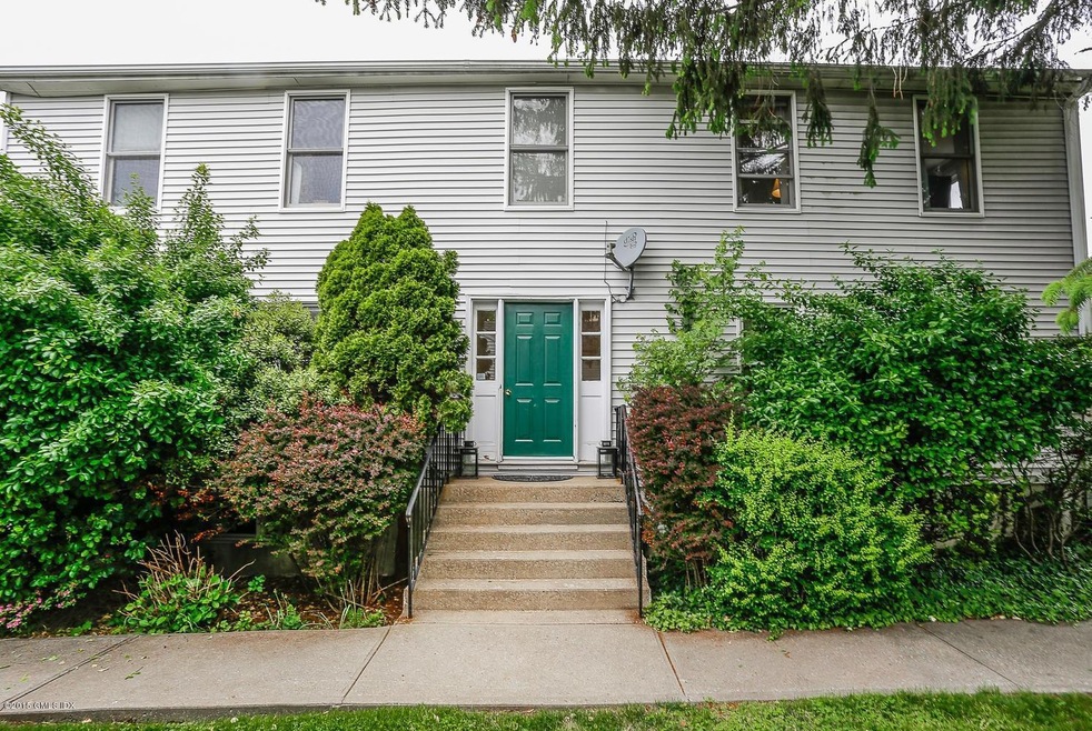 13 Thornhill Rd, Riverside, CT 06878 - photo 1